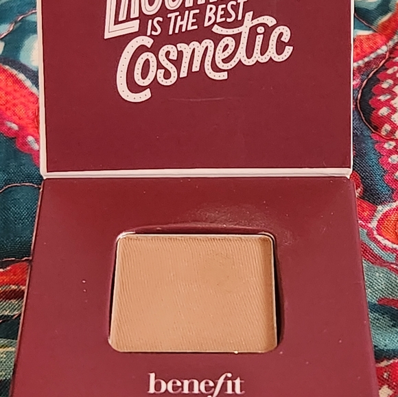BENEFIT HOOLA Eyeshadow - Picture 3 of 3